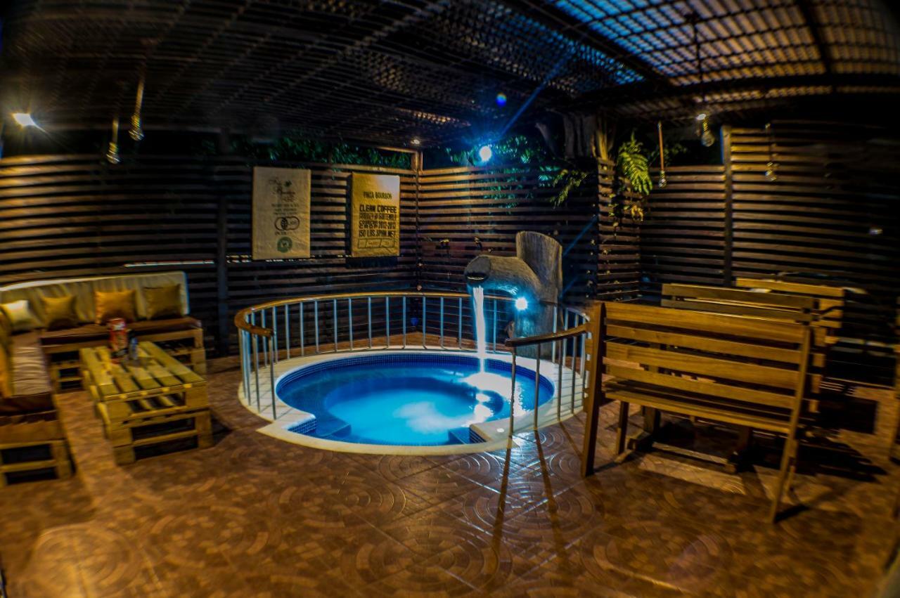 Casa Bourbon Hotel 雷塔卢莱乌 外观 照片