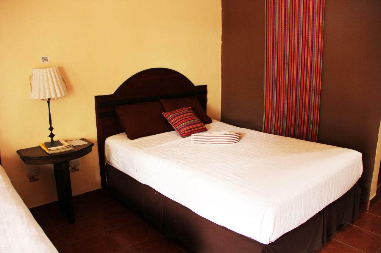 Casa Bourbon Hotel 雷塔卢莱乌 外观 照片